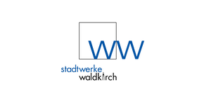 Logo der Stadtwerke Wuppertal auf weißem Hintergrund, bestehend aus drei blauen stilisierten W und der blauen Aufschrift „stadtwerke“, ideal für Energieversorgung, Stadtwerke und regionale Dienstleistungen.